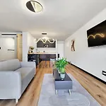 Stunning Apartment Within The Heart Of Cape Town
